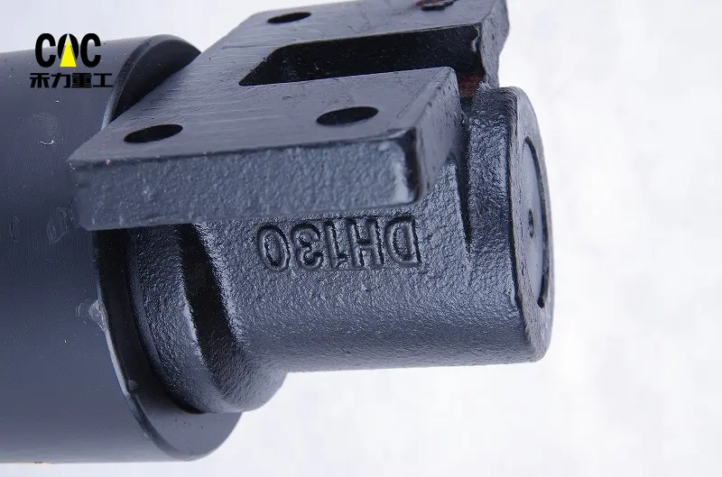 2021 High quality Bulldozer Carrier Roller - Undercarriage Parts DH130 DH150 Excavator Track Carrier Roller Top Roller – Heli detail pictures
